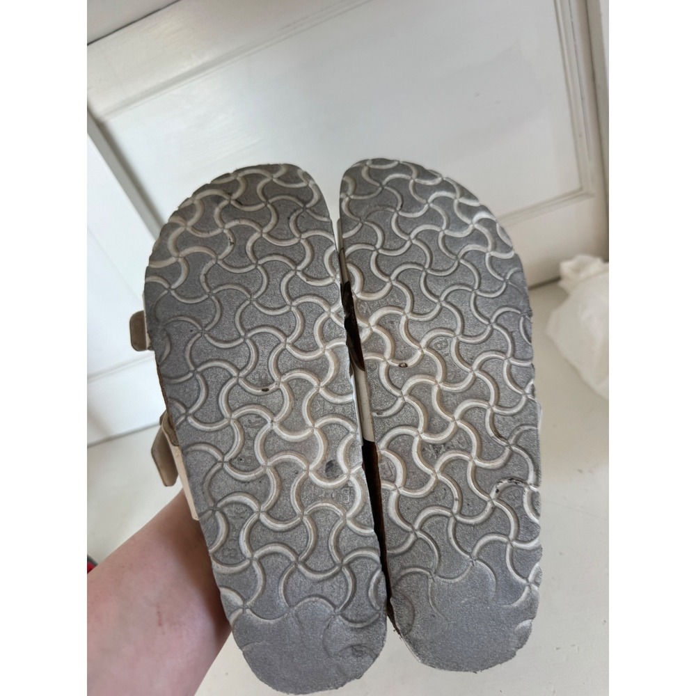 Birkenstock while Yao sandal size 38 (7-7.5) - Picture 9 of 10